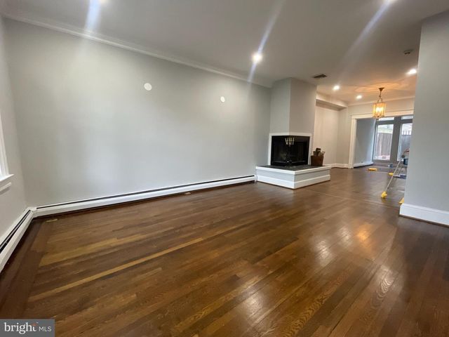 2714 WOODLEY PL NW, Washington, DC 20008