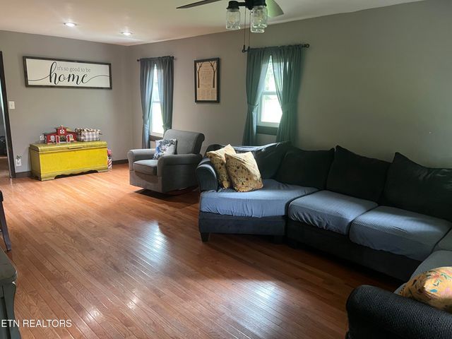 1623 Straight Branch Rd, Speedwell, TN 37870