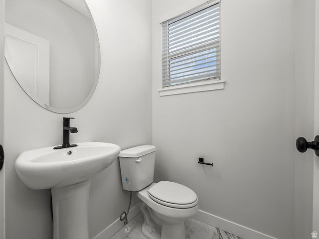 920 N HILLCREST LN, Lehi, UT 84048