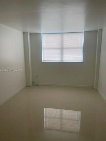 16465 NE 22nd Ave 110, North Miami Beach, FL 33160