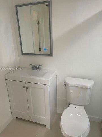 16465 NE 22nd Ave 110, North Miami Beach, FL 33160