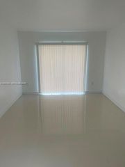 16465 NE 22nd Ave 110, North Miami Beach, FL 33160