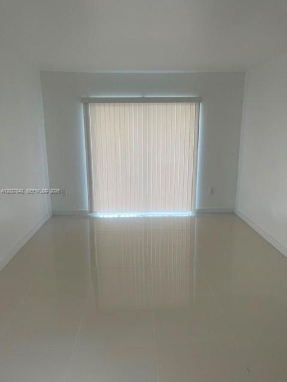 16465 NE 22nd Ave 110, North Miami Beach, FL 33160