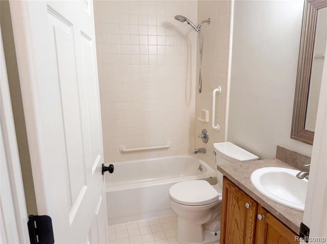 42724 N Walnut Street, Clinton Township, MI 48036