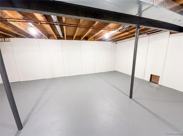 42724 N Walnut Street, Clinton Township, MI 48036
