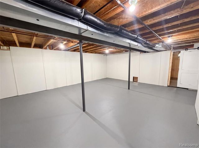 42724 N Walnut Street, Clinton Township, MI 48036