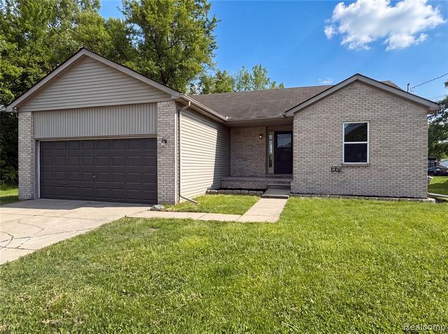 42724 N Walnut Street, Clinton Township, MI 48036