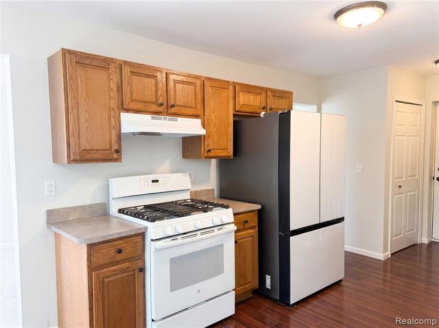 42724 N Walnut Street, Clinton Township, MI 48036