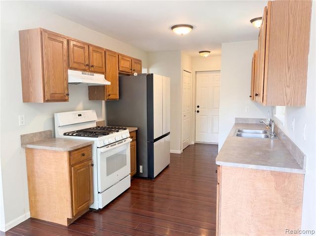 42724 N Walnut Street, Clinton Township, MI 48036
