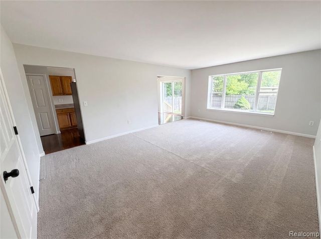 42724 N Walnut Street, Clinton Township, MI 48036