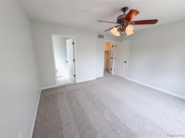 42724 N Walnut Street, Clinton Township, MI 48036
