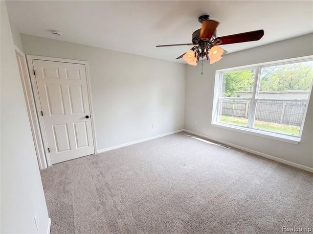 42724 N Walnut Street, Clinton Township, MI 48036