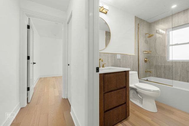 5044 N Merrimac Avenue, Chicago, IL 60630