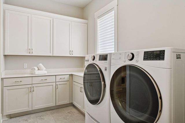 24545 Bentgrass Way, Shorewood, MN 55331