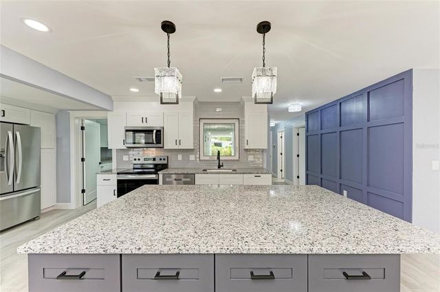 1364 WESTPORT LANE 1403, Sarasota, FL 34232