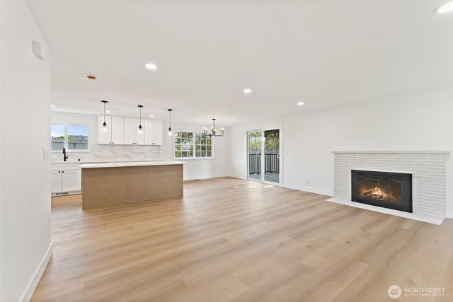 12215 SE 35th Street, Bellevue, WA 98006