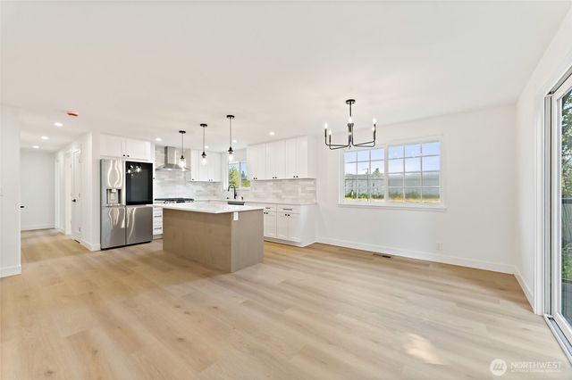 12215 SE 35th Street, Bellevue, WA 98006