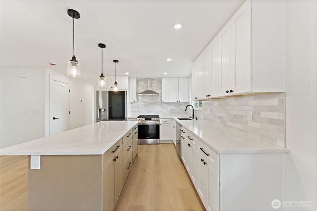 12215 SE 35th Street, Bellevue, WA 98006