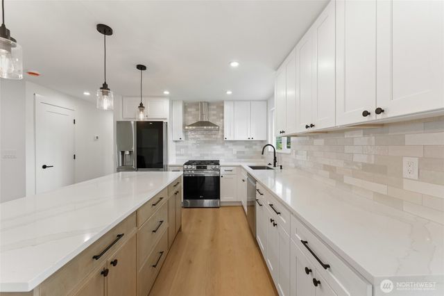 12215 SE 35th Street, Bellevue, WA 98006