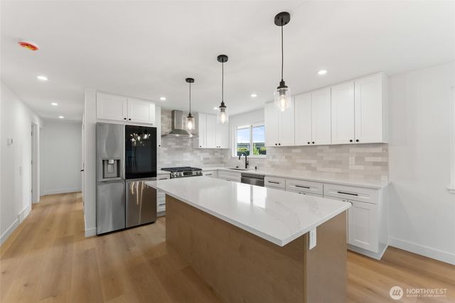 12215 SE 35th Street, Bellevue, WA 98006