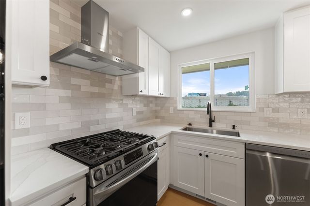 12215 SE 35th Street, Bellevue, WA 98006