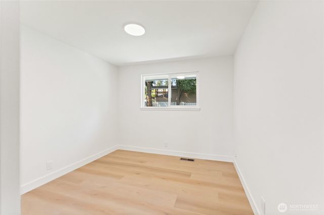 12215 SE 35th Street, Bellevue, WA 98006