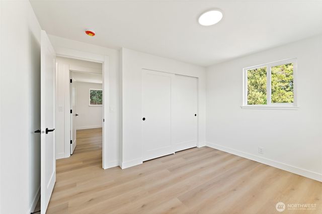 12215 SE 35th Street, Bellevue, WA 98006