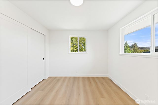 12215 SE 35th Street, Bellevue, WA 98006