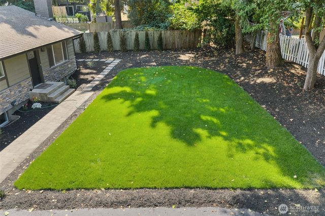 12215 SE 35th Street, Bellevue, WA 98006