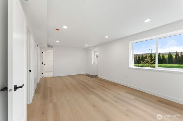 12215 SE 35th Street, Bellevue, WA 98006