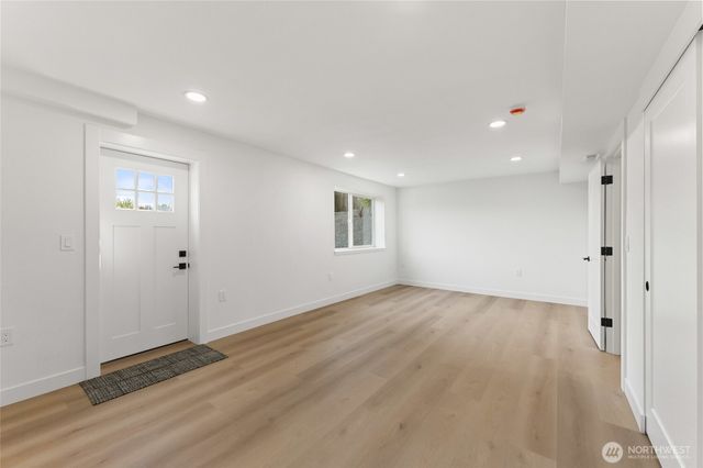 12215 SE 35th Street, Bellevue, WA 98006