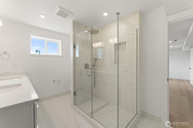 12215 SE 35th Street, Bellevue, WA 98006