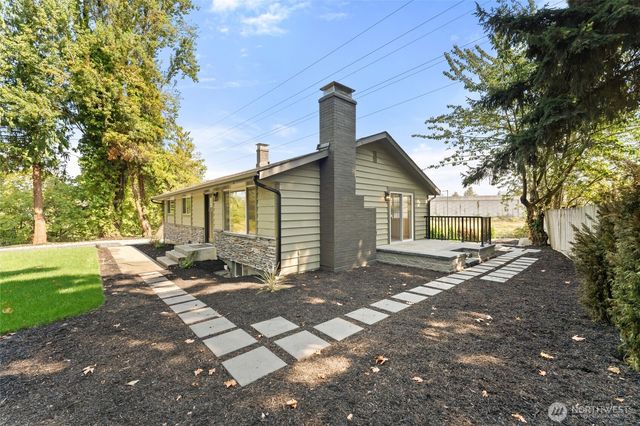 12215 SE 35th Street, Bellevue, WA 98006