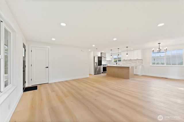 12215 SE 35th Street, Bellevue, WA 98006