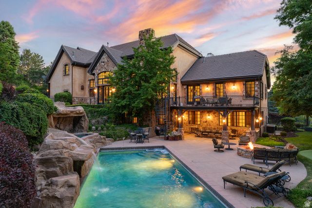 18 SNOW FOREST LN, Sandy, UT 84092