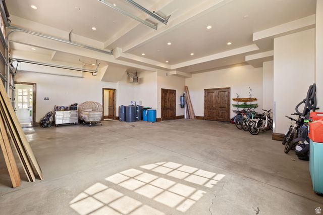 18 SNOW FOREST LN, Sandy, UT 84092