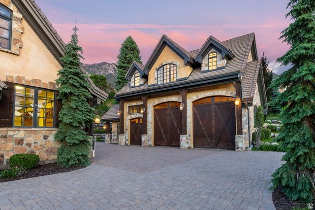 18 SNOW FOREST LN, Sandy, UT 84092