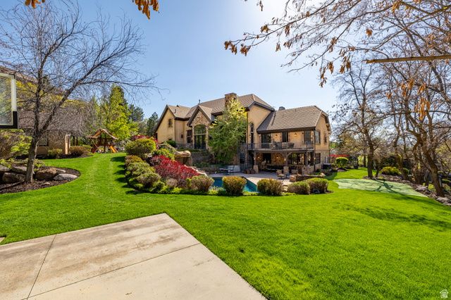 18 SNOW FOREST LN, Sandy, UT 84092