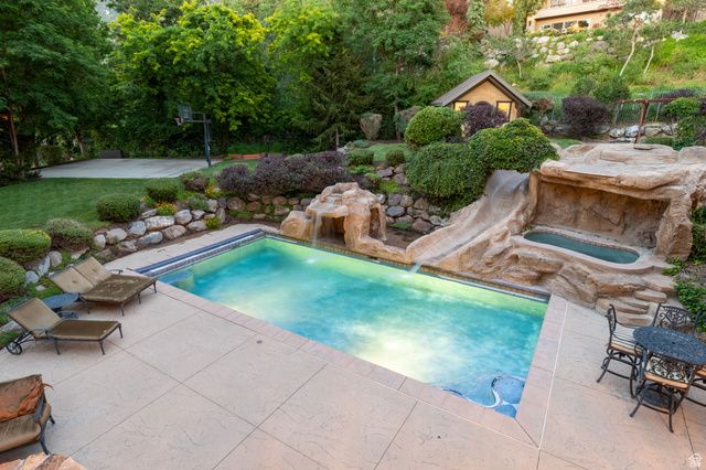 18 SNOW FOREST LN, Sandy, UT 84092