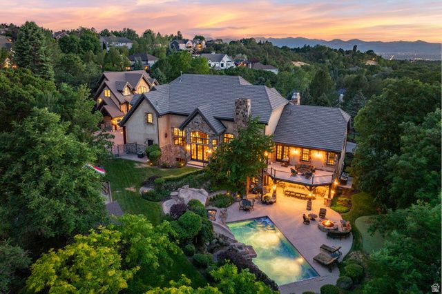 18 SNOW FOREST LN, Sandy, UT 84092