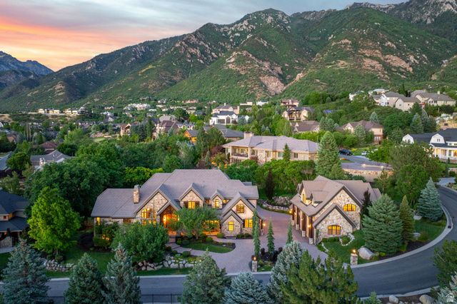 18 SNOW FOREST LN, Sandy, UT 84092
