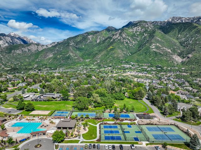 18 SNOW FOREST LN, Sandy, UT 84092