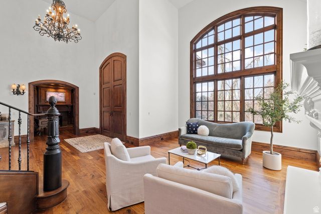 18 SNOW FOREST LN, Sandy, UT 84092