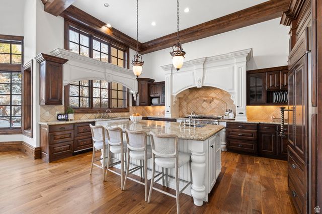 18 SNOW FOREST LN, Sandy, UT 84092
