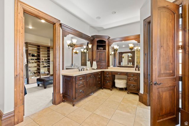 18 SNOW FOREST LN, Sandy, UT 84092