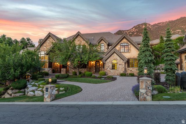 18 SNOW FOREST LN, Sandy, UT 84092