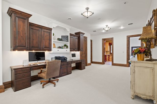 18 SNOW FOREST LN, Sandy, UT 84092