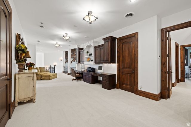 18 SNOW FOREST LN, Sandy, UT 84092