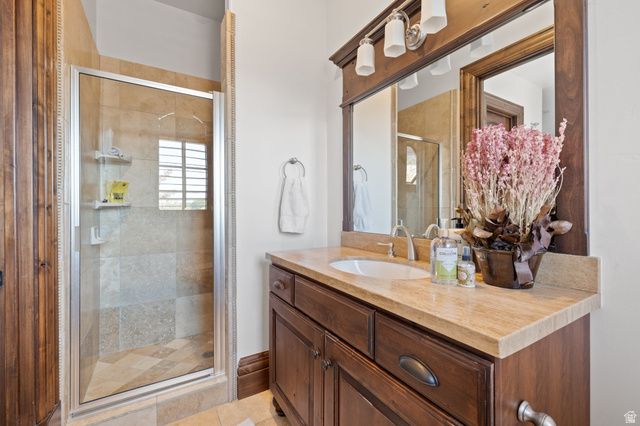 18 SNOW FOREST LN, Sandy, UT 84092