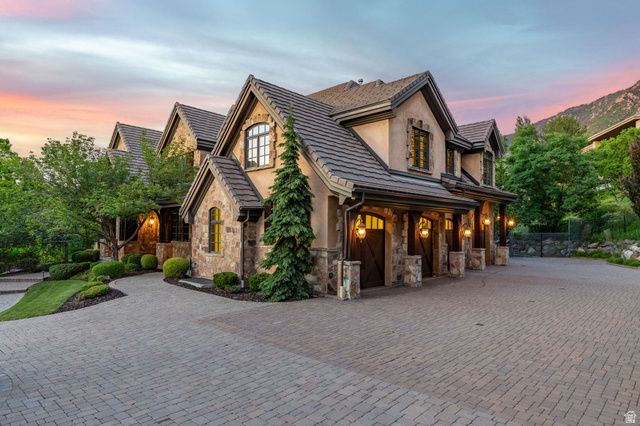 18 SNOW FOREST LN, Sandy, UT 84092